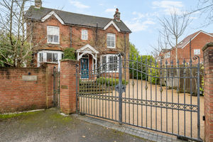 Photo 19- click for photo gallery